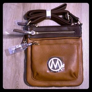 Mia K Farrow brown/tan crossbody purse